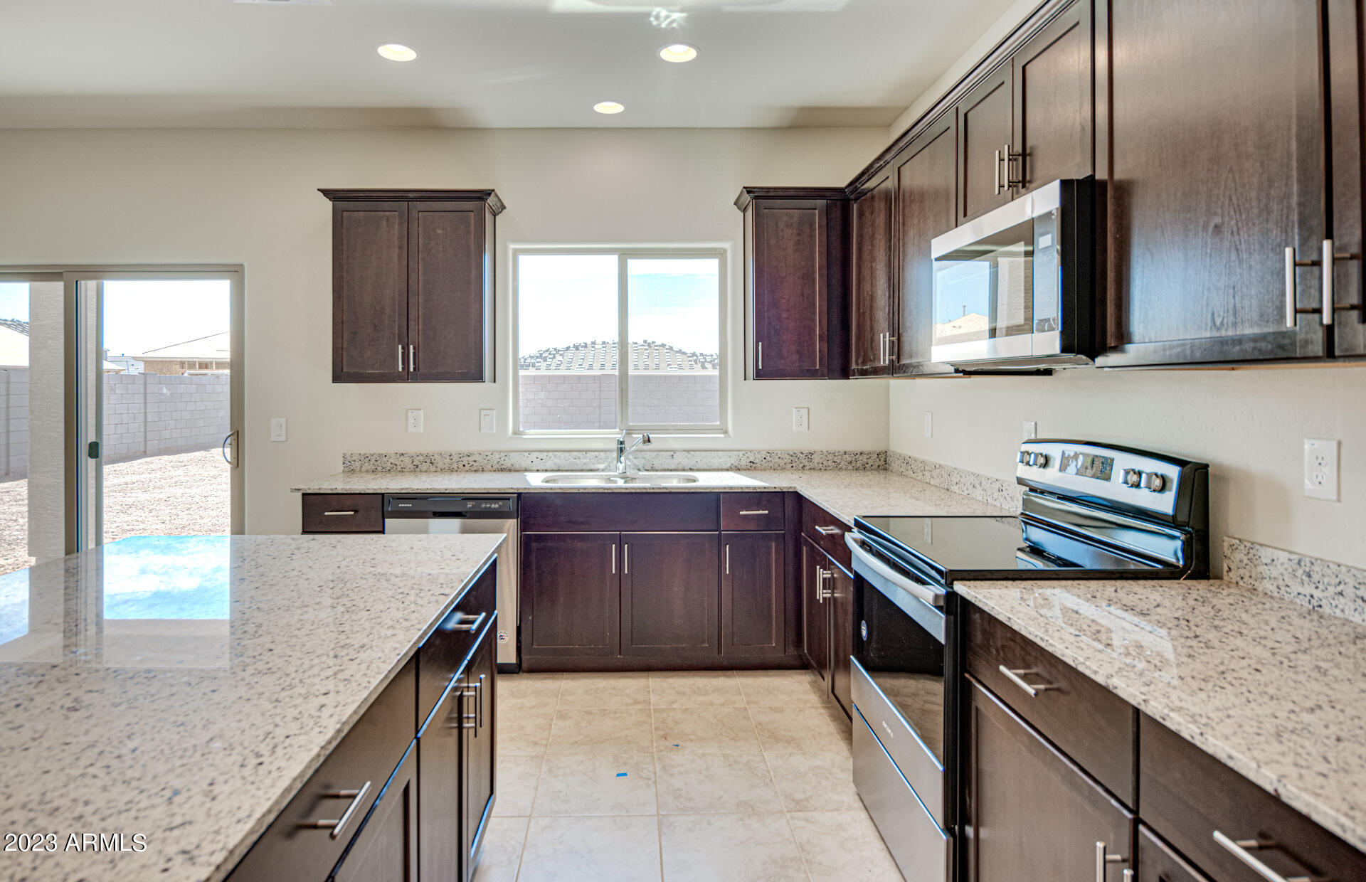 25307 West Romley Road Buckeye, AZ 85326 - Photo 5 of 25 Kitchen