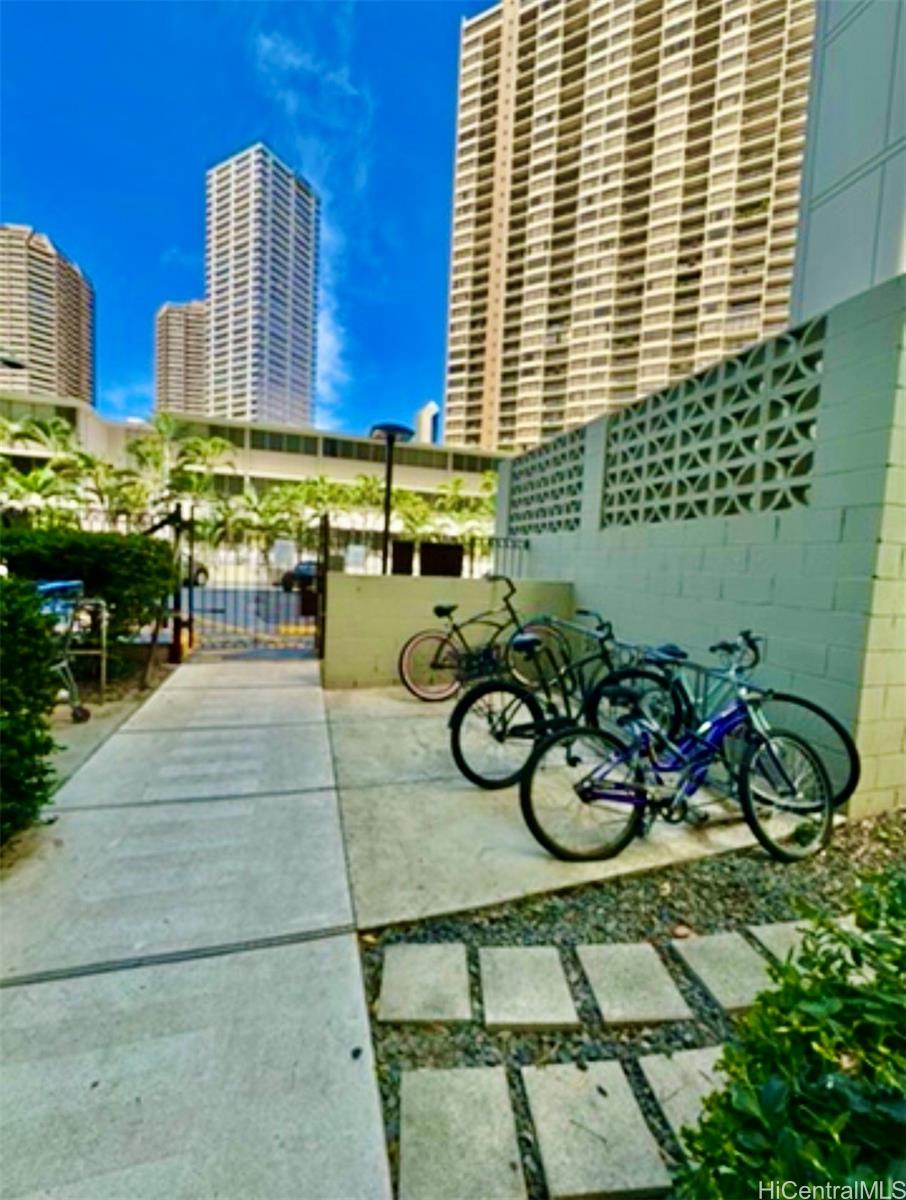 425 Ena Road, Unit 302B Honolulu, HI 96815 - Photo 23 of 25