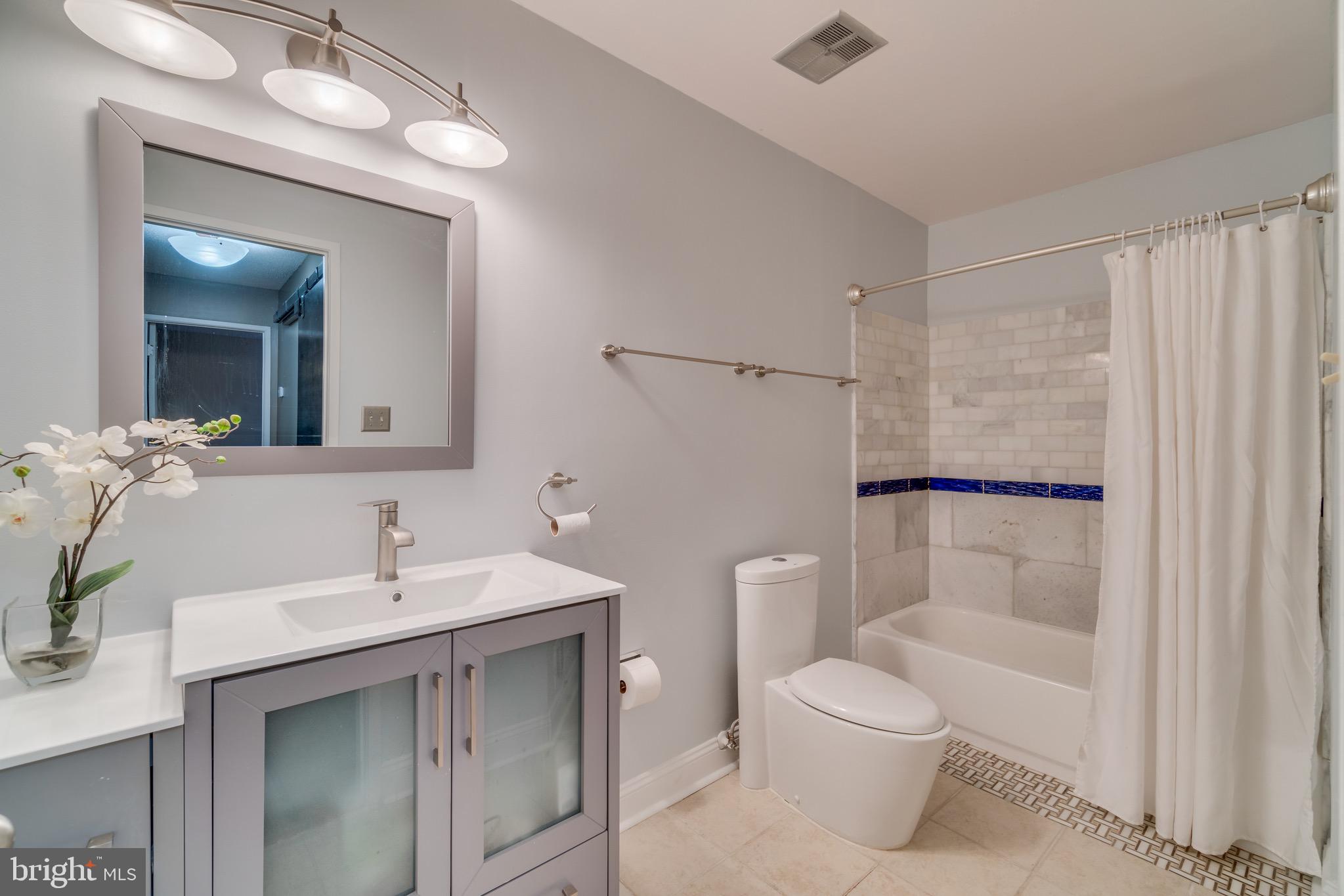 1954 Villaridge Drive Reston, VA 20191 - Photo 15 of 24 Clean & Bright & Updated Bathroom!