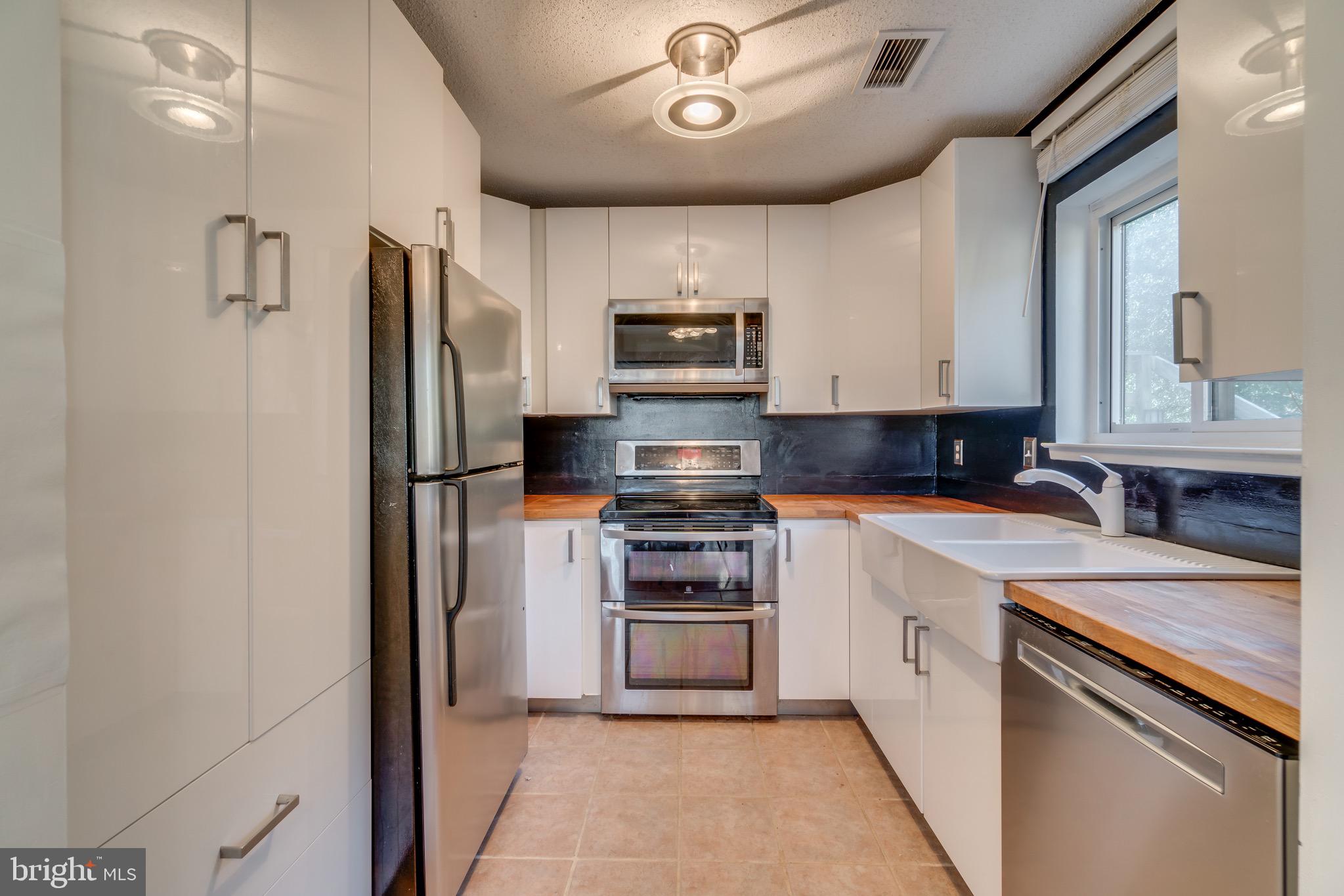1954 Villaridge Drive Reston, VA 20191 - Photo 10 of 24 Super Sharp Updated Kitchen w Lots of Storage!