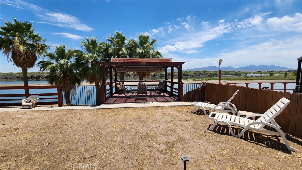 5120 Colorado River Road Blythe, CA 92225 - Photo 19 of 57 Elevated deck that overlooks the river