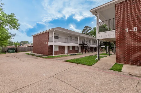 $900 | 600 Palm Street, Unit 10, Huntsville, TX 77340