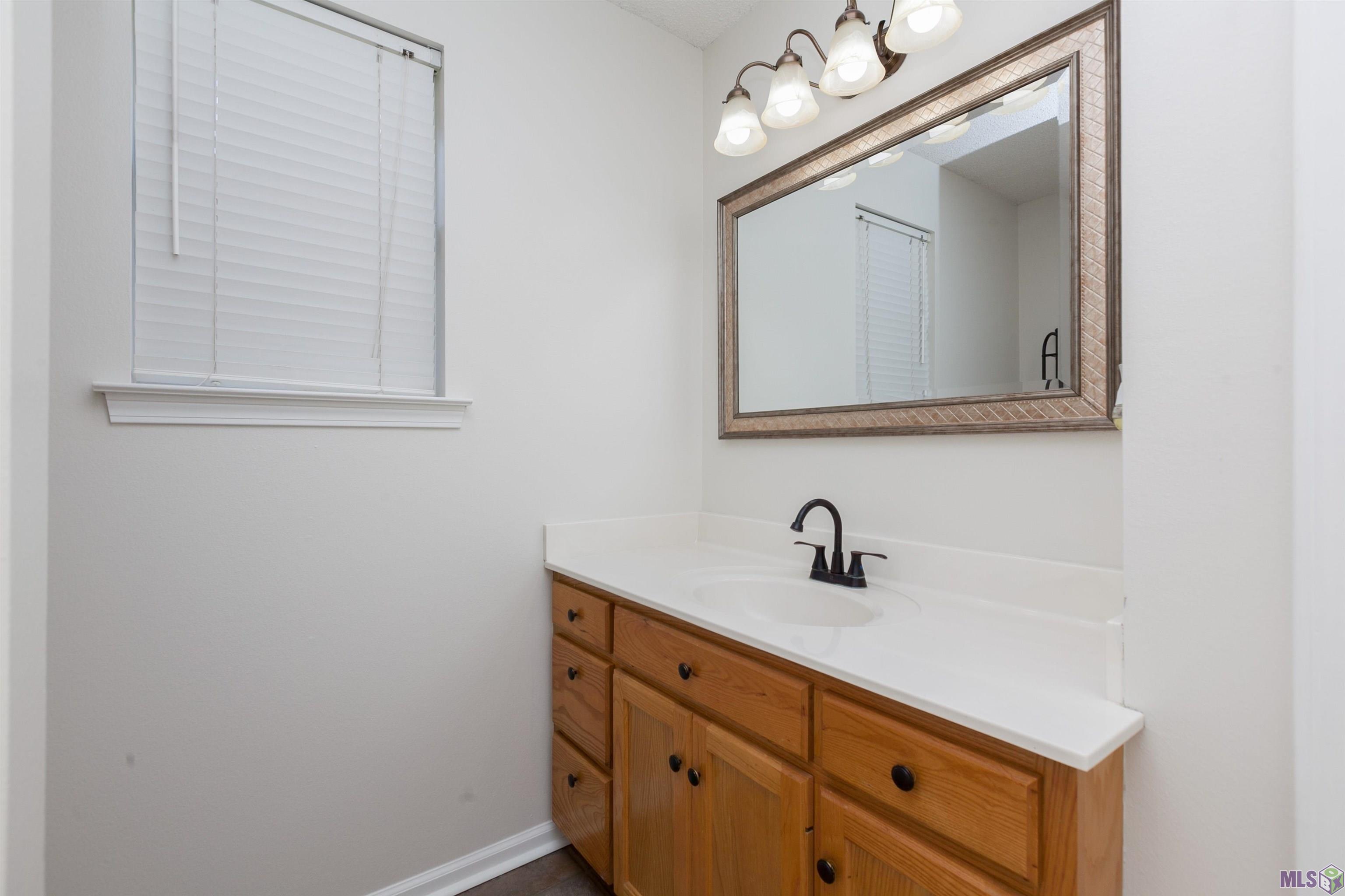 12483 Fairhope Way Baton Rouge, LA 70816 - Photo 8 of 28 Gallery Image 8