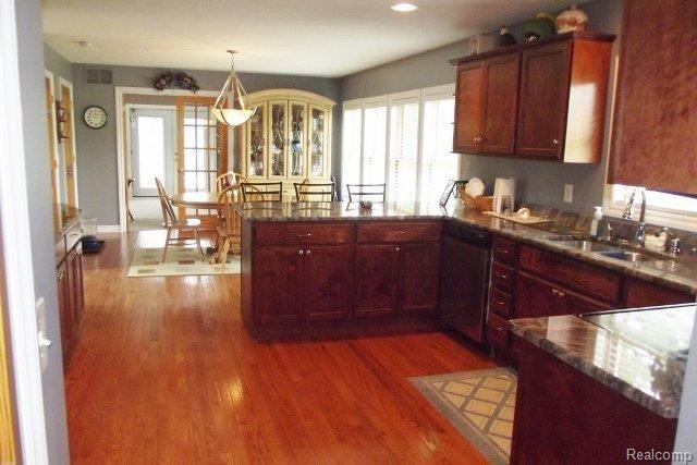 4125 North Nicholson Road Fowlerville, MI 48836 - Photo 3 of 17 DSCF2369 (640x427).jpg