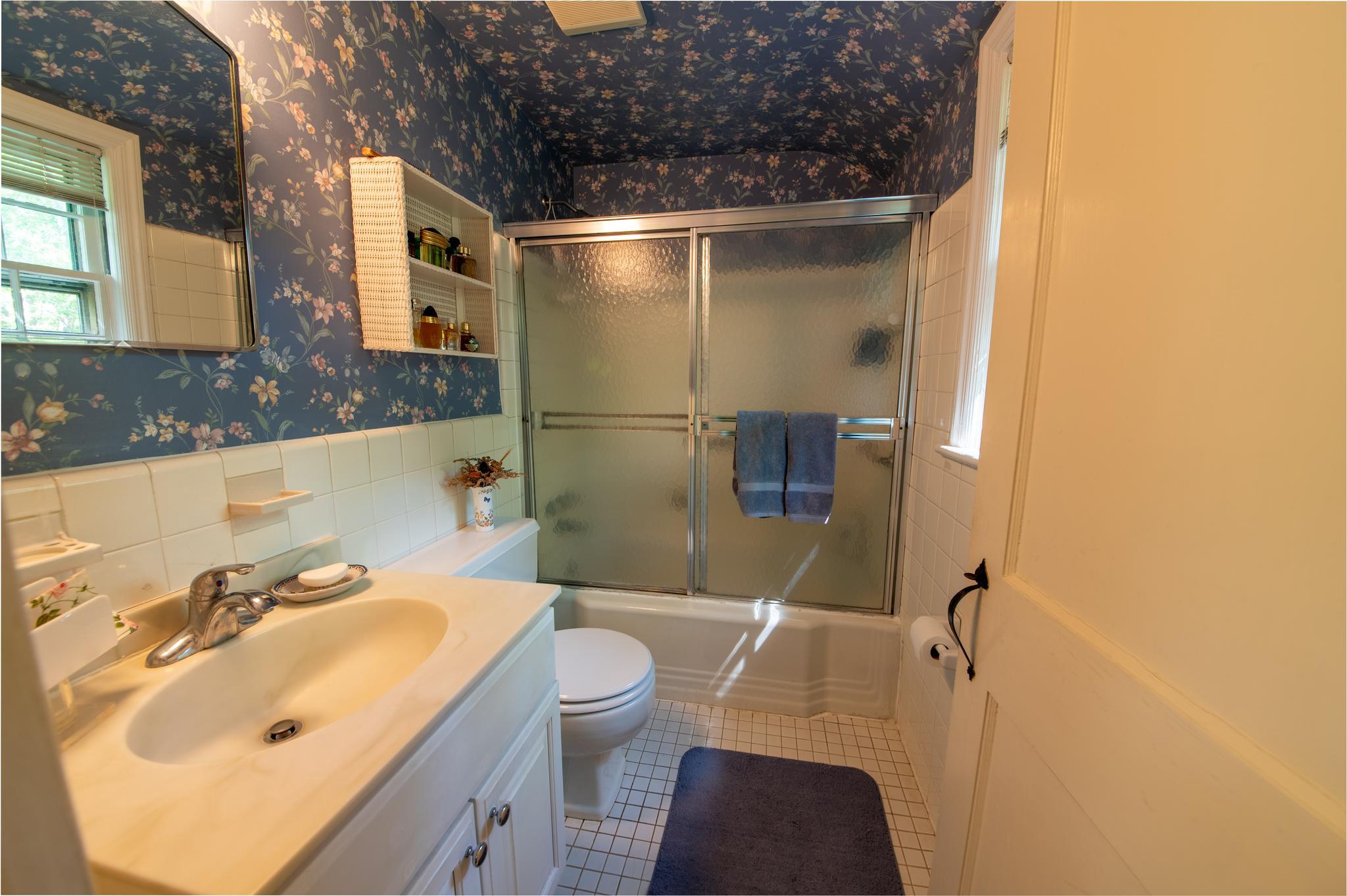 259 Harrogate Road Wynnewood, PA 19096 - Photo 27 of 28 Bathroom