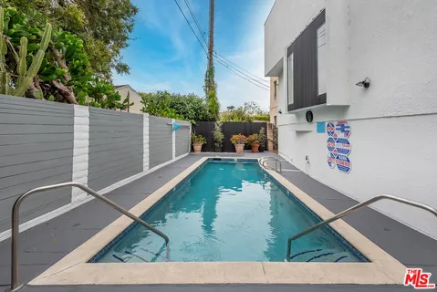 $1,890,000 | 234 South Tower Drive, Unit 3, Beverly Hills, CA 90211