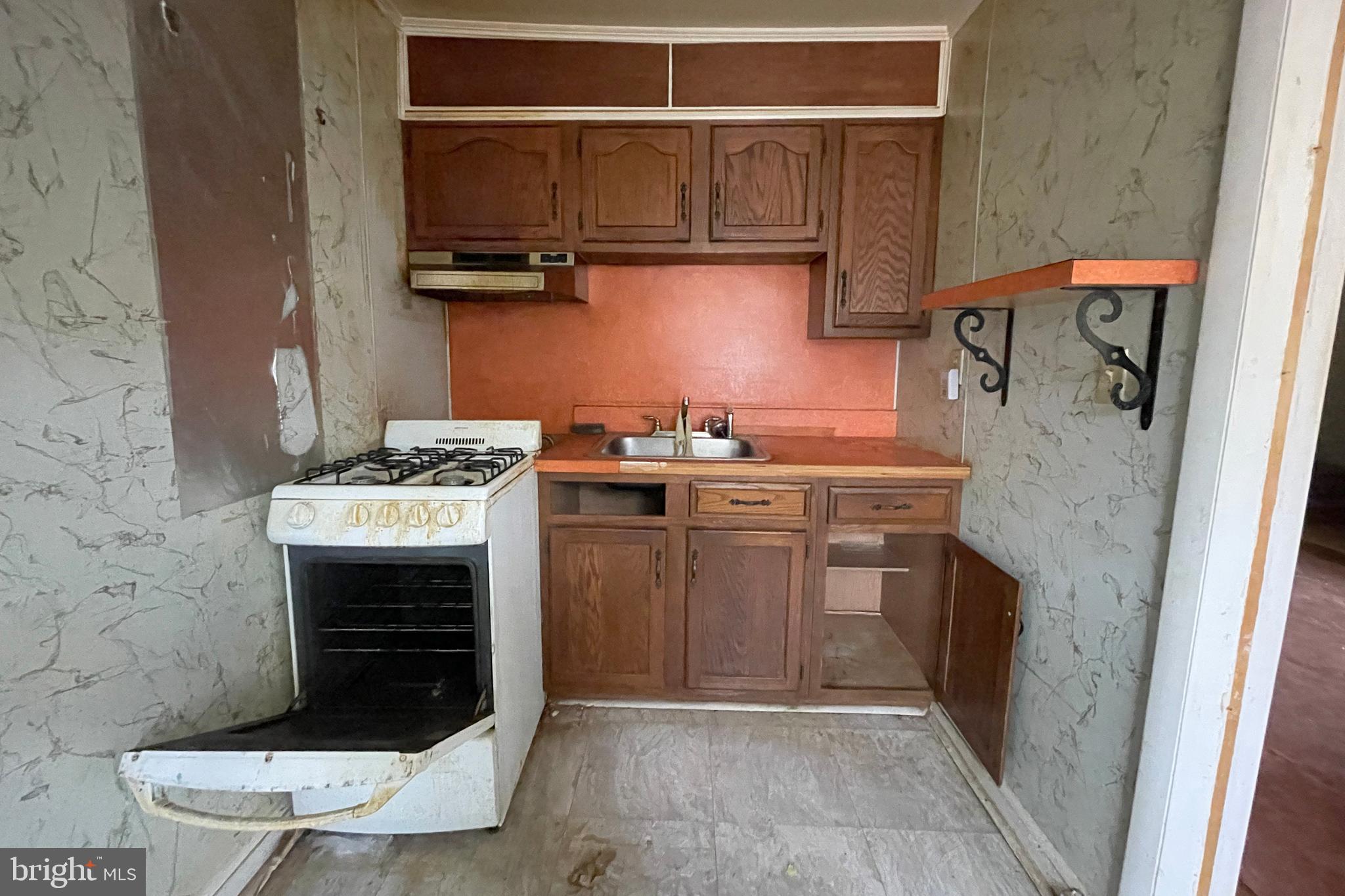 4027 Hilton Road Baltimore, MD 21215 - Photo 3 of 11 Gallery Image 3