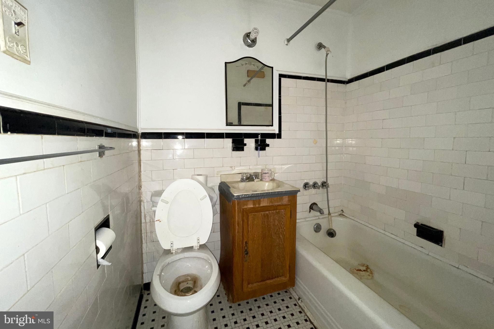 4027 Hilton Road Baltimore, MD 21215 - Photo 6 of 11 Gallery Image 6