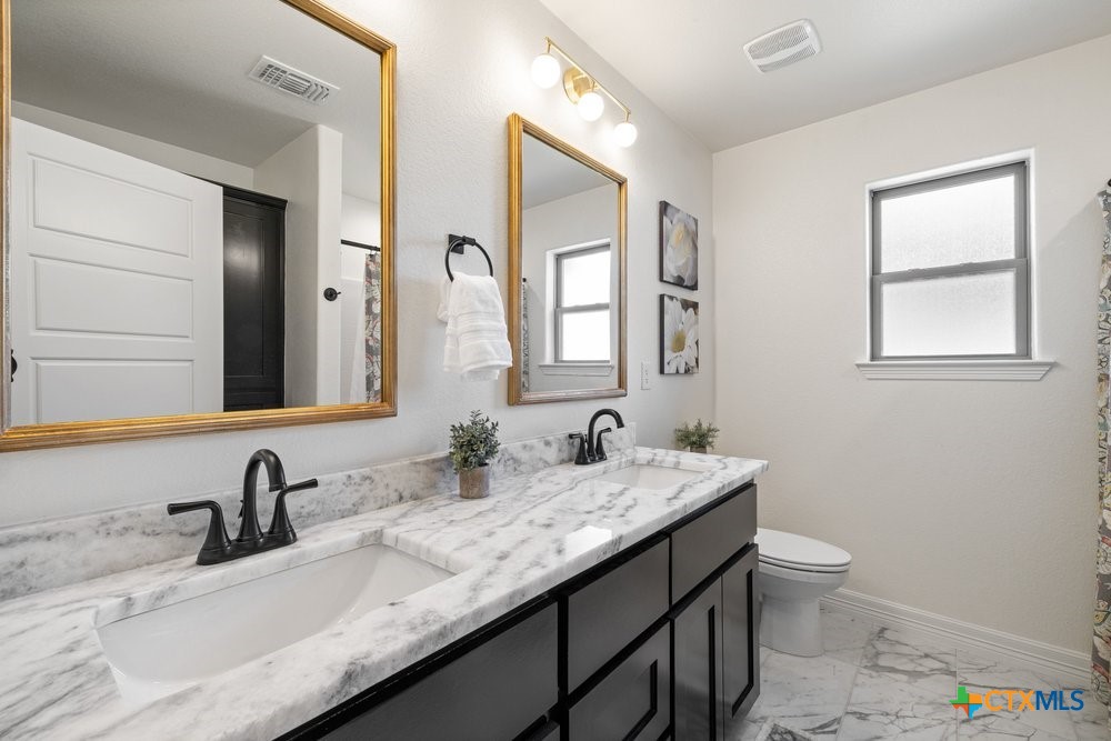 6016 Tivoli Road Temple, TX 76502 - Photo 10 of 48 Bathroom