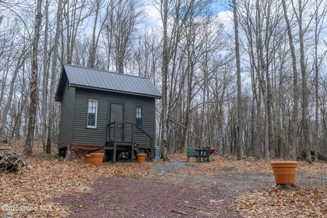 $129,900 | 52 Oakhill Road, Granville, NY 12832