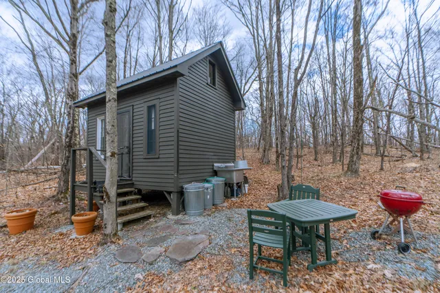 $129,900 | 52 Oakhill Road, Granville, NY 12832