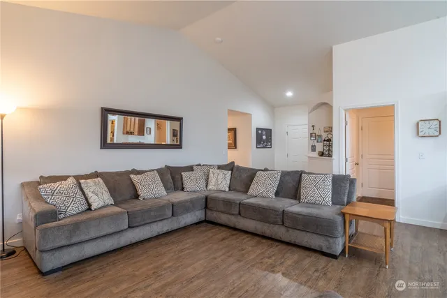 $385,000 | 805 South Hamilton Road, Moses Lake, WA 98837