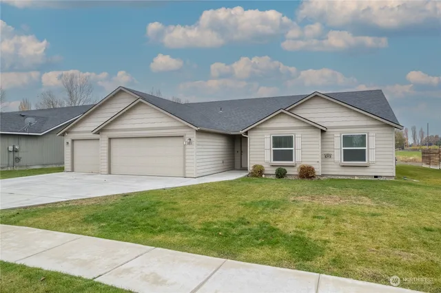 $385,000 | 805 South Hamilton Road, Moses Lake, WA 98837
