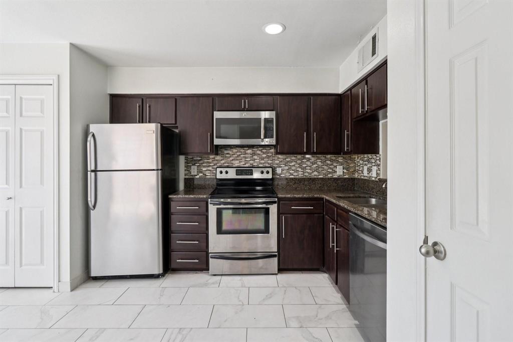 4130 Proton Drive, Unit 47B Addison, TX 75001 - Photo 17 of 40