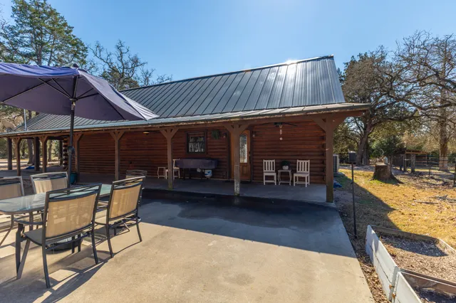 $789,900 | 1760 County Road 215, Weimar, TX 78962