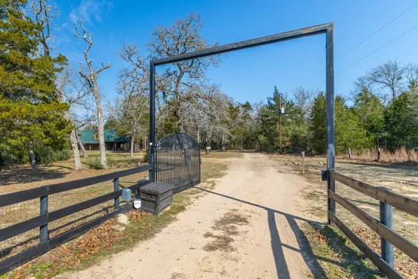 $745,000 | 1760 County Road 215, Weimar, TX 78962