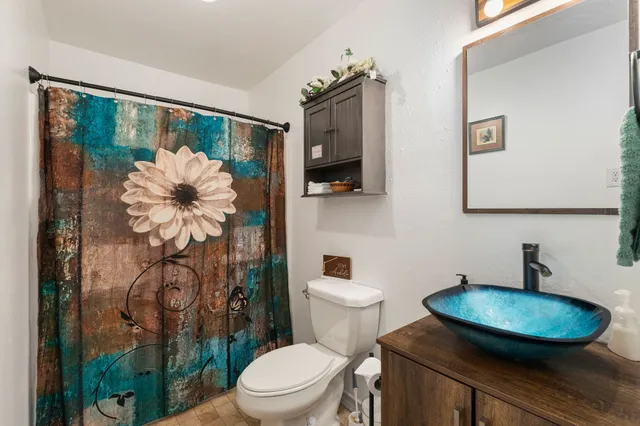 $789,900 | 1760 County Road 215, Weimar, TX 78962