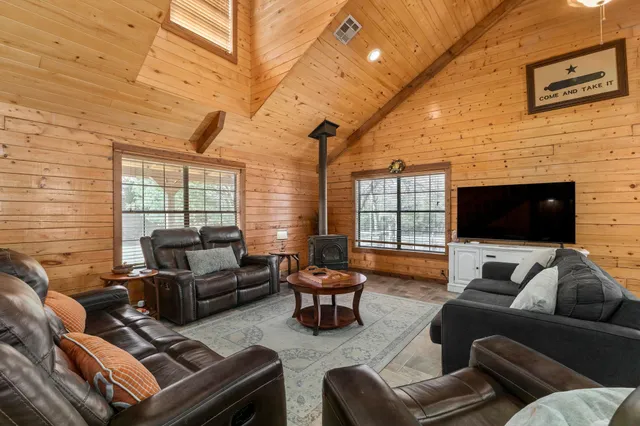 $789,900 | 1760 County Road 215, Weimar, TX 78962