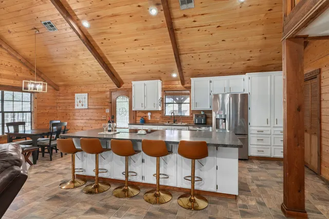 $789,900 | 1760 County Road 215, Weimar, TX 78962