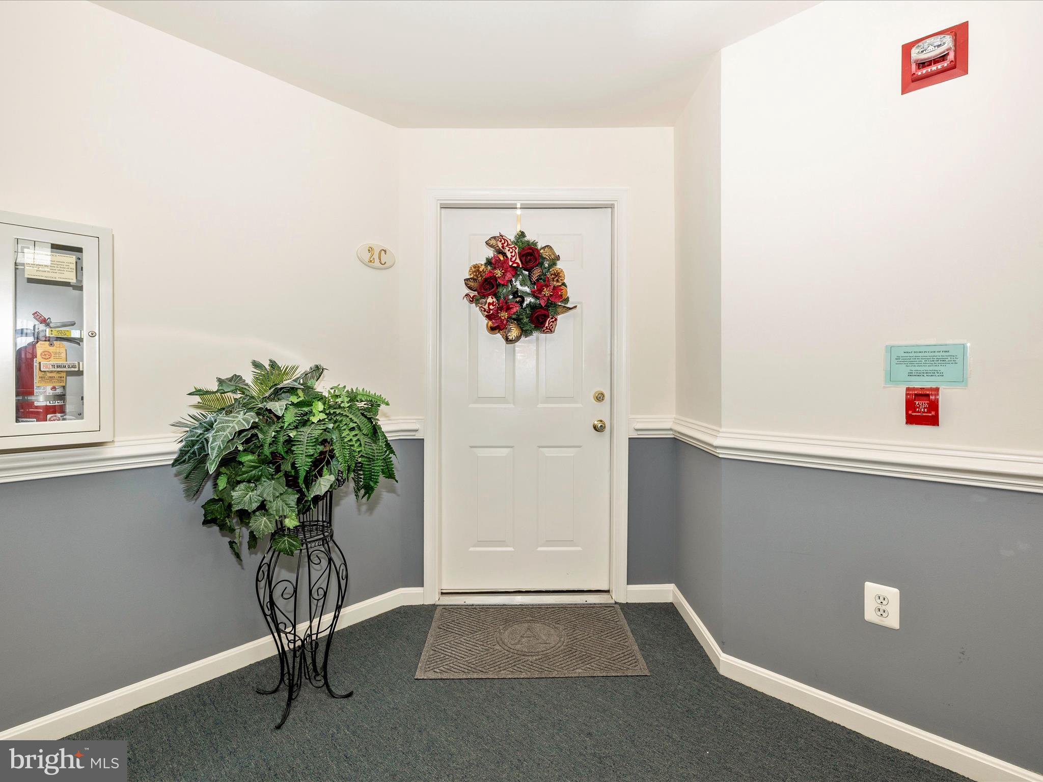 2501 Coach House Way, Unit 2C Frederick, MD 21702 - Photo 3 of 54 a vase of flowers sitting on a table