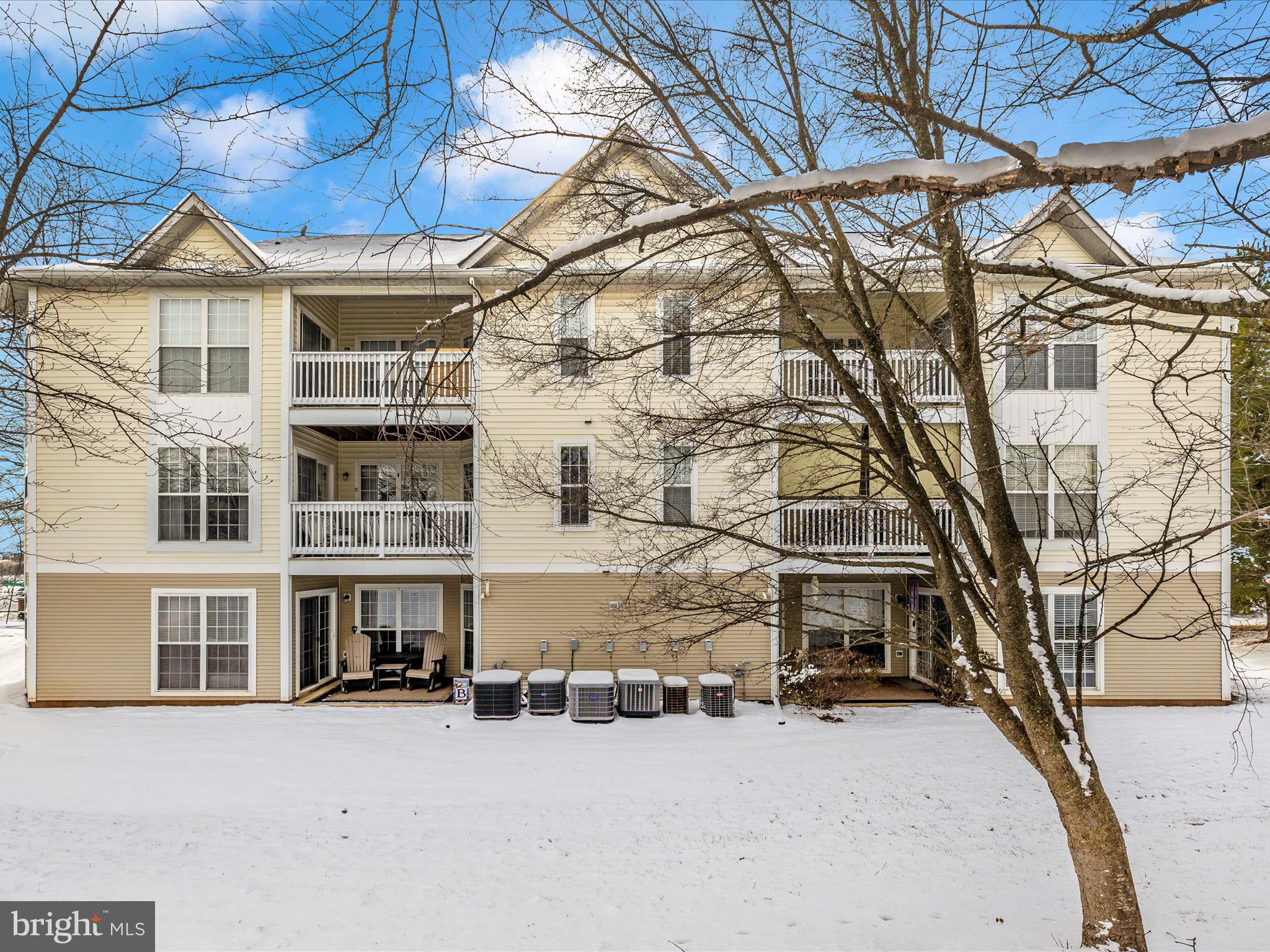 2501 Coach House Way, Unit 2C Frederick, MD 21702 - Photo 41 of 54 a view of a large building