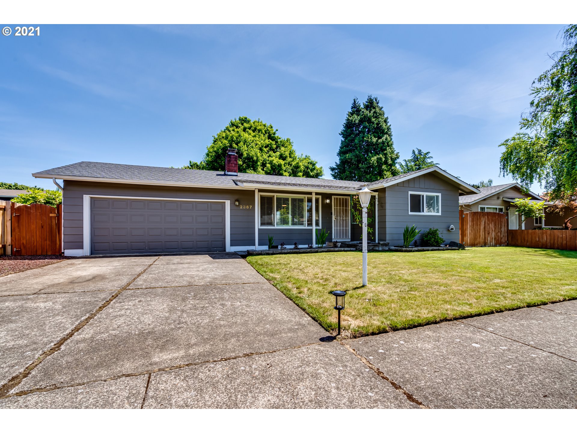 2367 10th Street Springfield, OR 97477 - Photo 1 of 32
