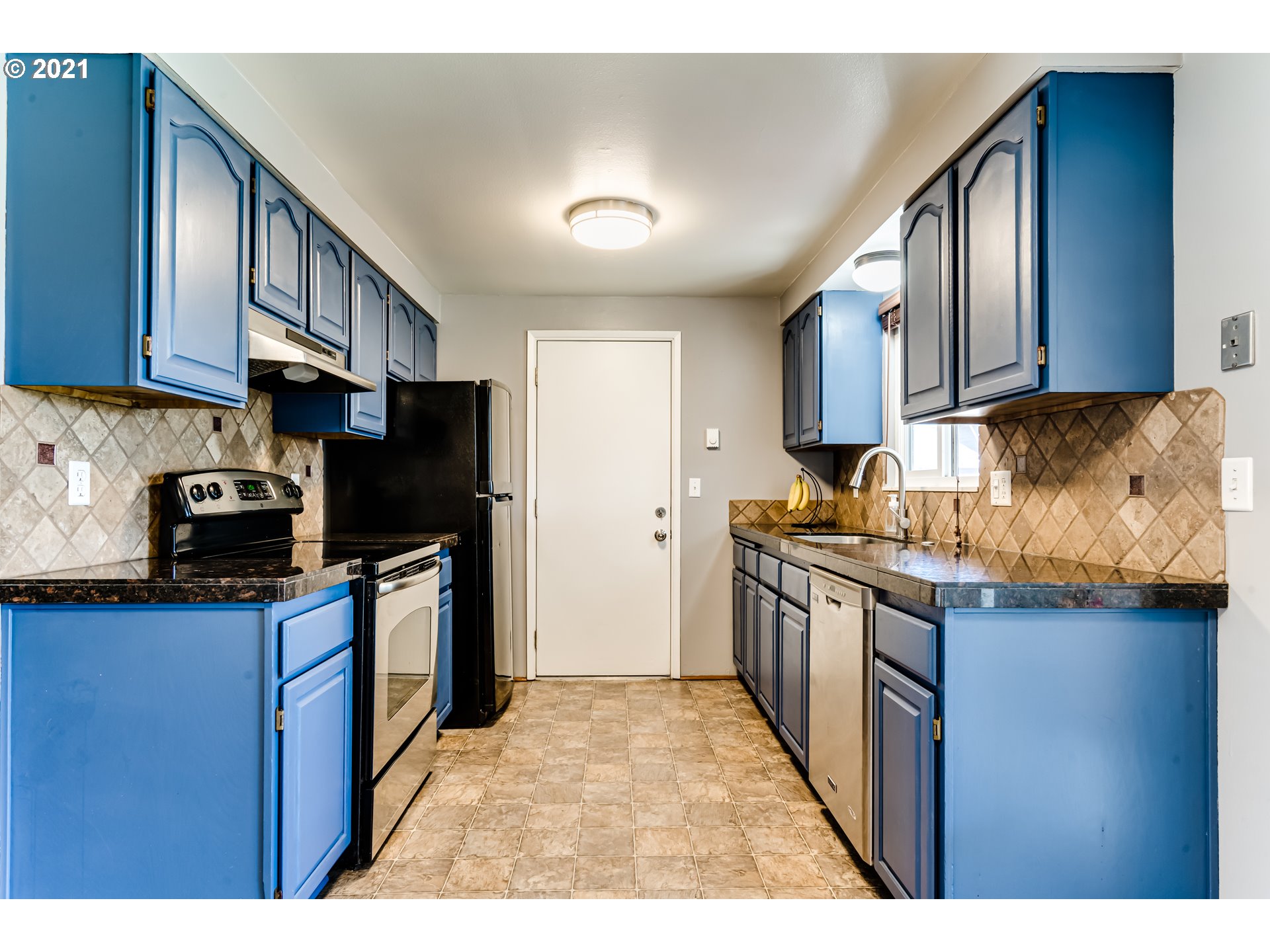 2367 10th Street Springfield, OR 97477 - Photo 9 of 32