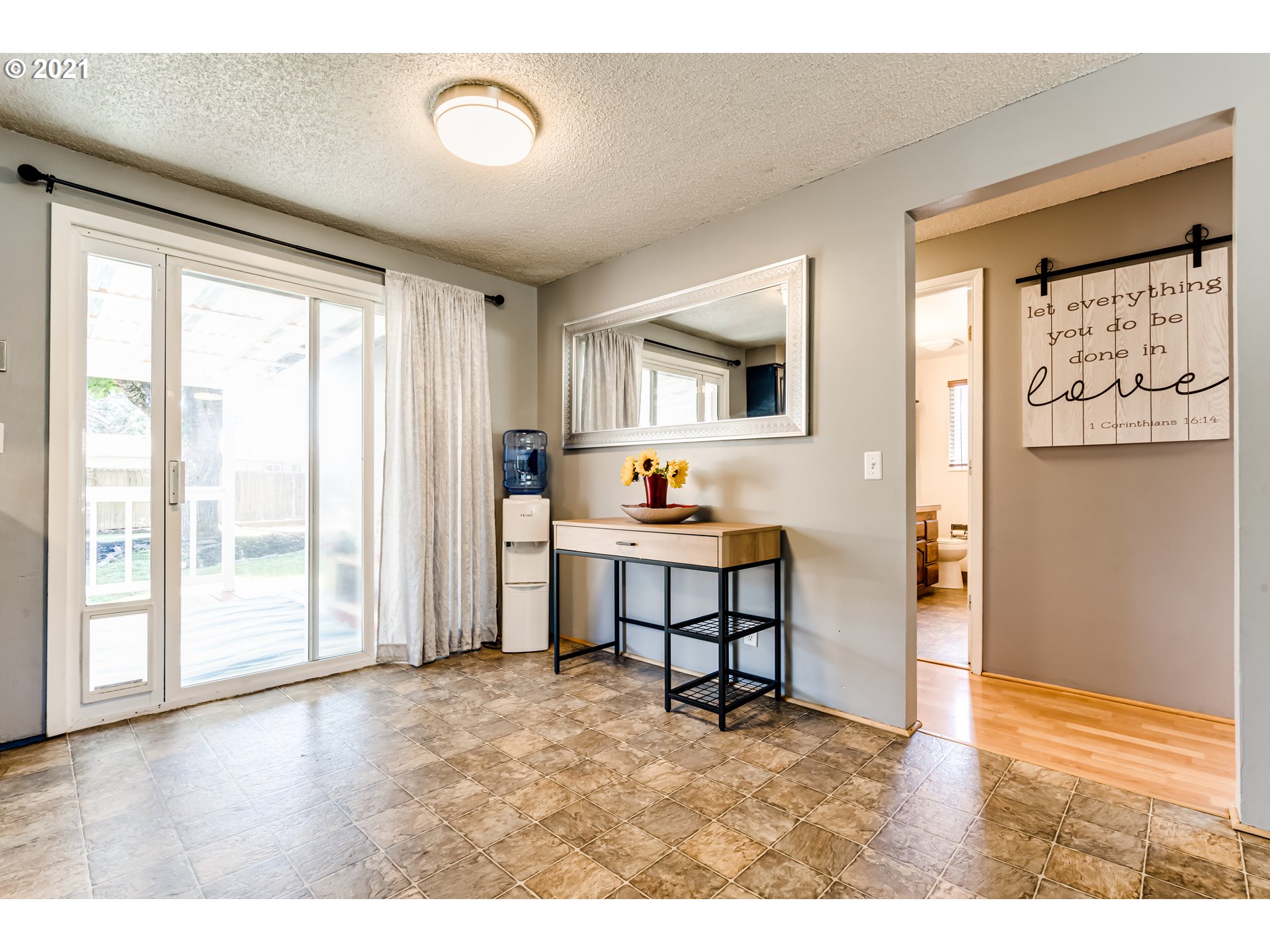 2367 10th Street Springfield, OR 97477 - Photo 10 of 32