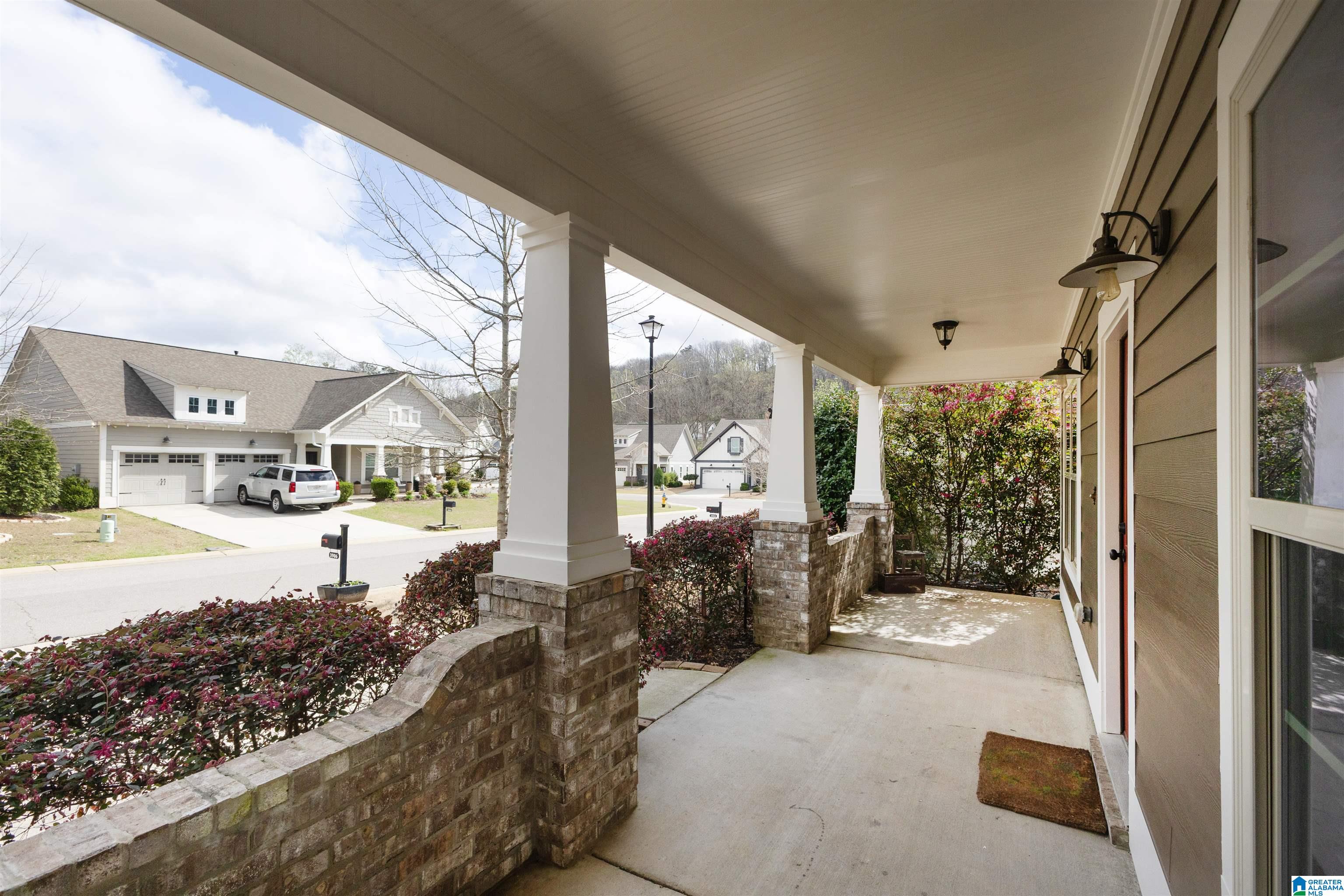 3906 Crest Landing Birmingham, AL 35210 - Photo 4 of 33