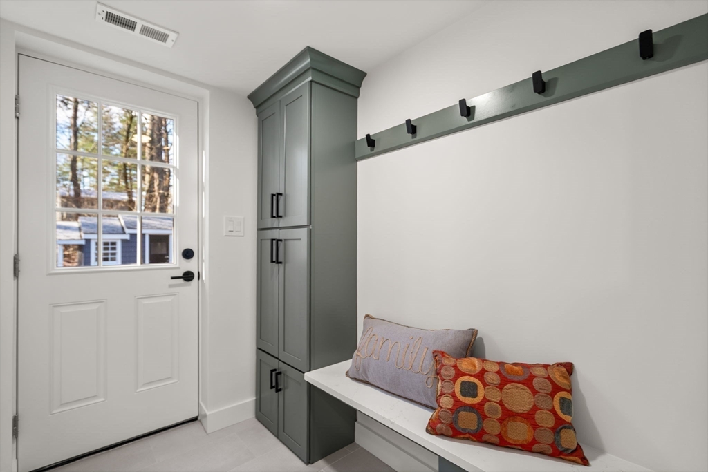 59 Tanbark Road Sudbury, MA 01776 - Photo 20 of 42 a living room with furniture