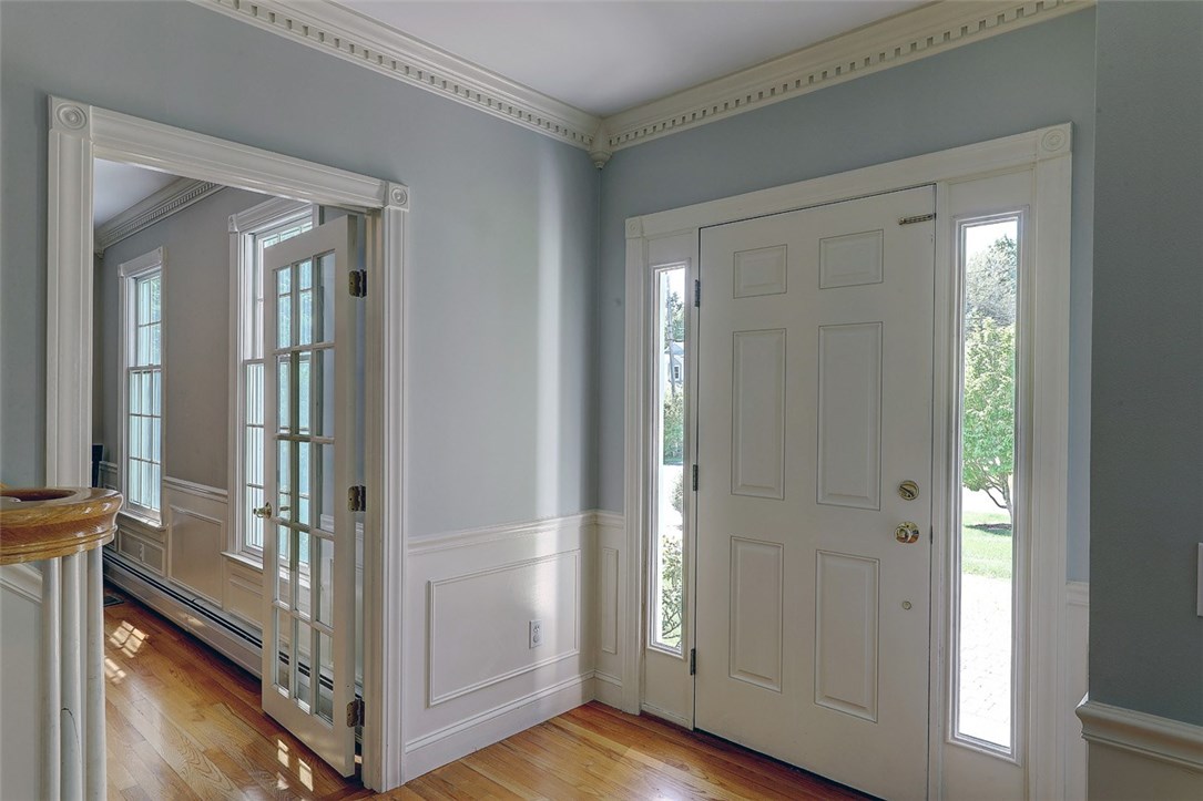 40 Chapin Road Barrington, RI 02806 - Photo 3 of 43 Gallery Image 3