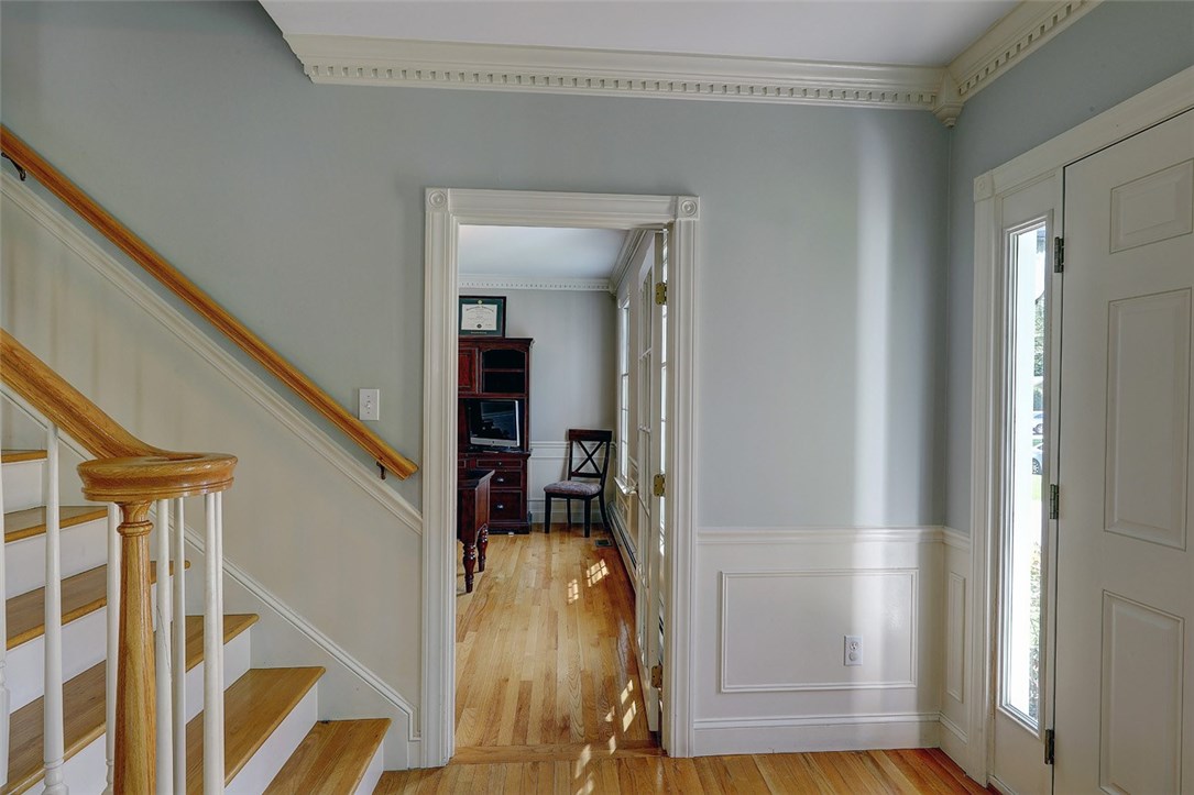 40 Chapin Road Barrington, RI 02806 - Photo 4 of 43 Gallery Image 4