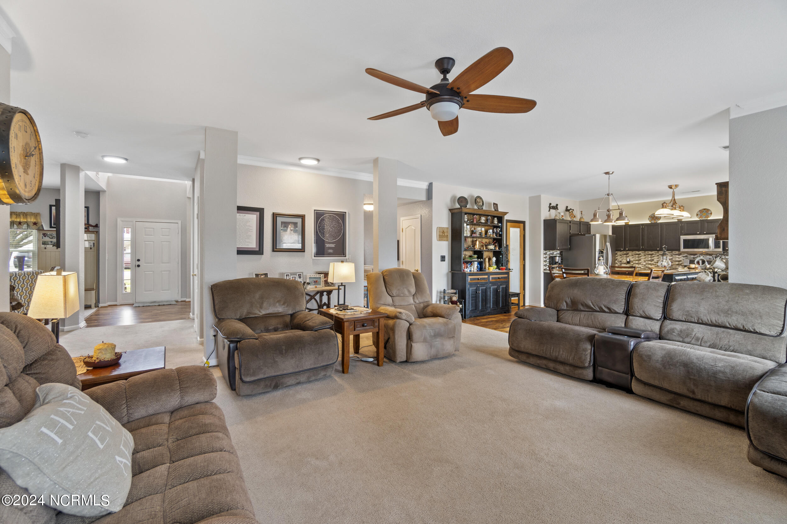 174 St Andrews Road Moyock, NC 27958 - Photo 13 of 64 Family Room