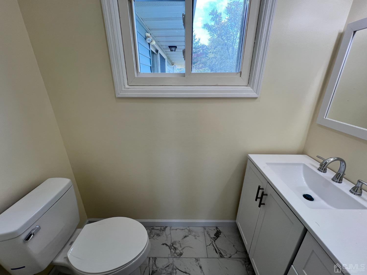 21 Kendall Road Kendall Park, NJ 08824 - Photo 12 of 16 Gallery Image 12