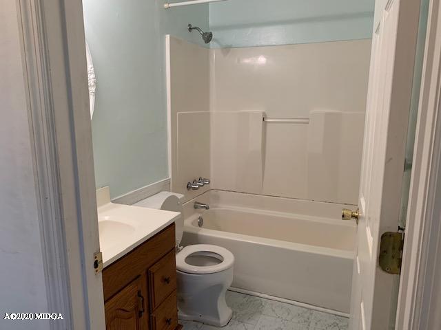 1328 Lake Valley Road Macon, GA 31210 - Photo 14 of 18 bathroom
