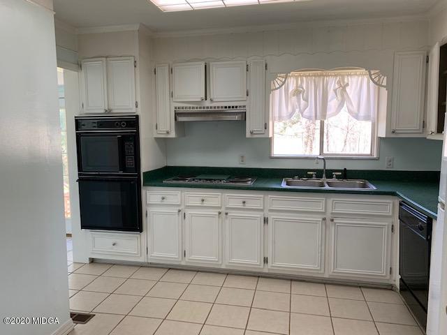 1328 Lake Valley Road Macon, GA 31210 - Photo 16 of 18 kitchen