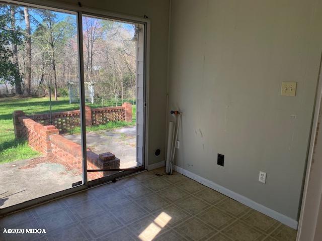 1328 Lake Valley Road Macon, GA 31210 - Photo 8 of 18 laundry room