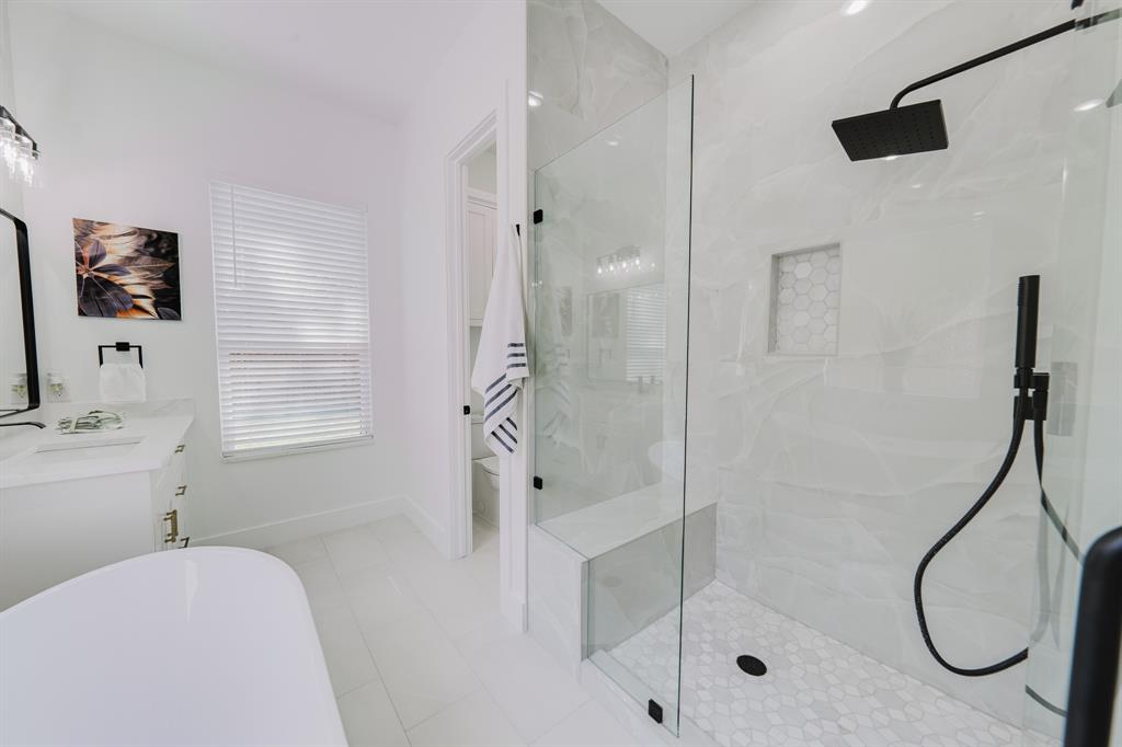 9842 Webb Chapel Road Dallas, TX 75220 - Photo 17 of 23 Gallery Image 17