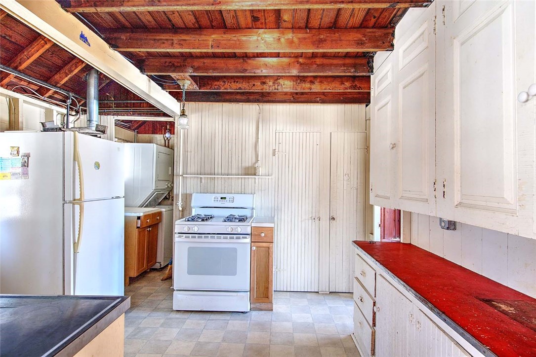 74 Adams Point Road Barrington, RI 02806 - Photo 15 of 37