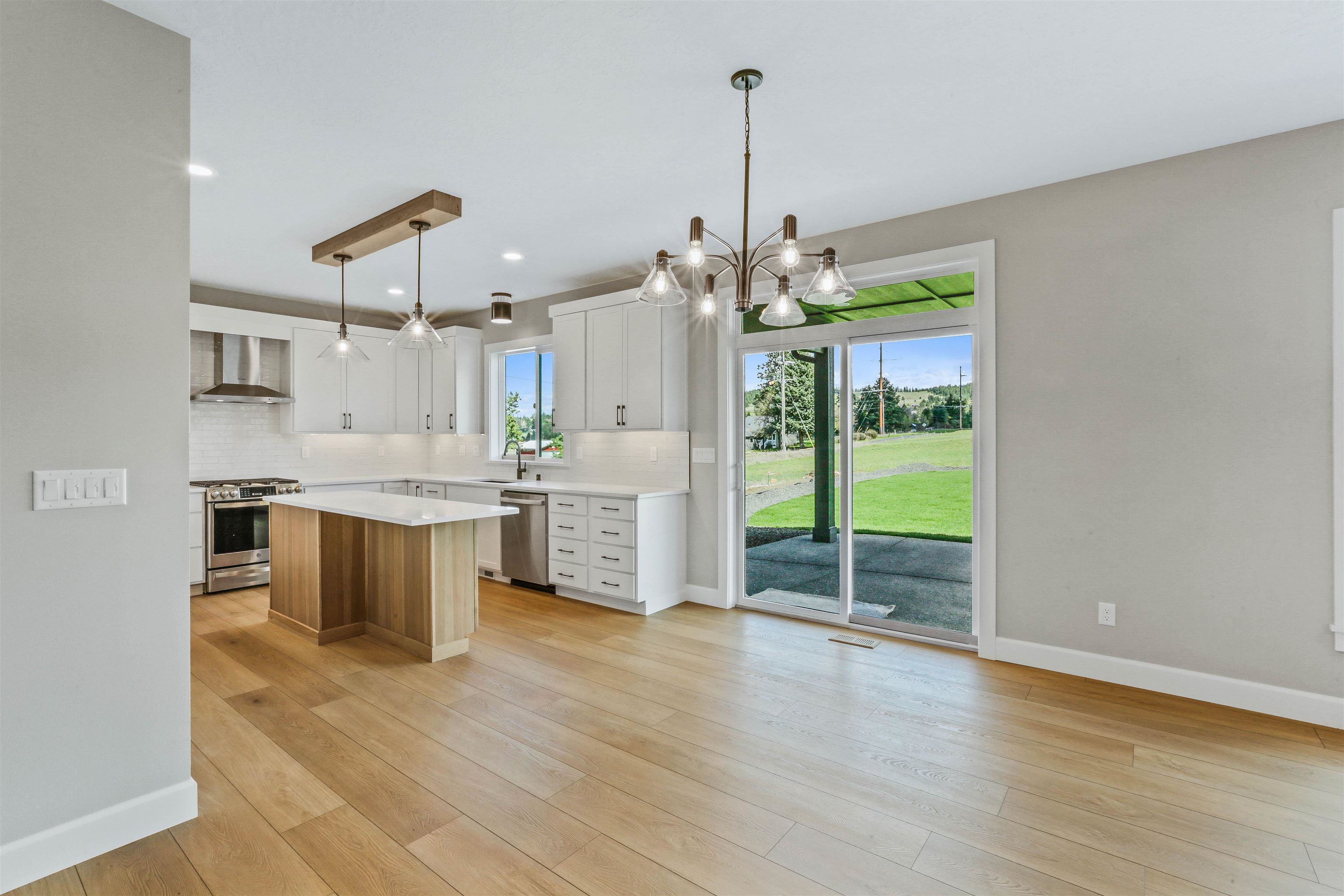 3757 South Aldo Road Spokane, WA 99223 - Photo 7 of 28