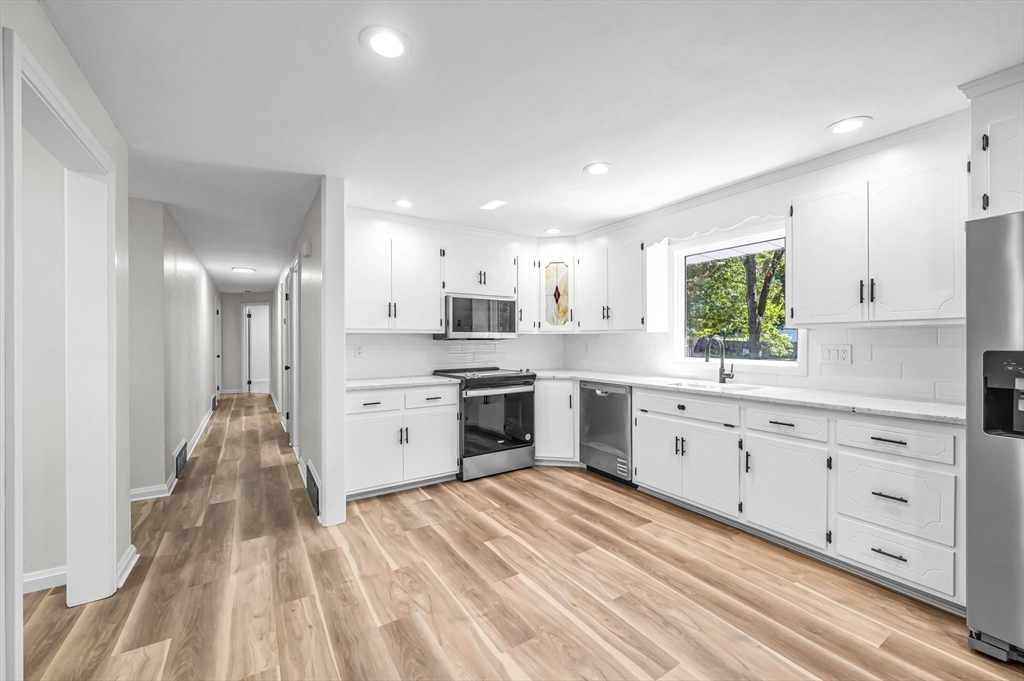 557 Maple Road, Unit 1 Longmeadow, MA 01106 - Photo 14 of 42
