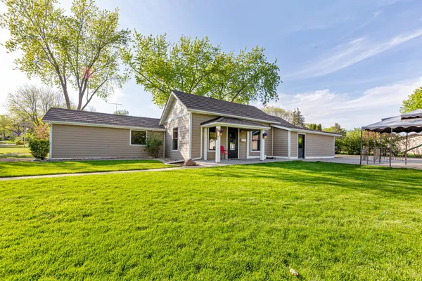 $225,000 | 311 West Wabasha Street, St. Peter, MN 56082