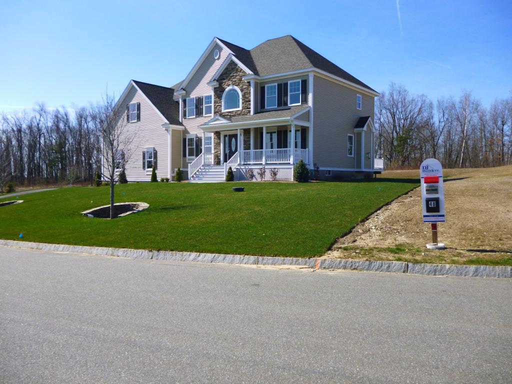 48 Stanwood Road Salem, NH 03079 - Photo 1 of 17 Gallery Image 1