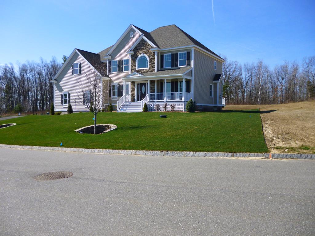 48 Stanwood Road Salem, NH 03079 - Photo 2 of 17 Gallery Image 2