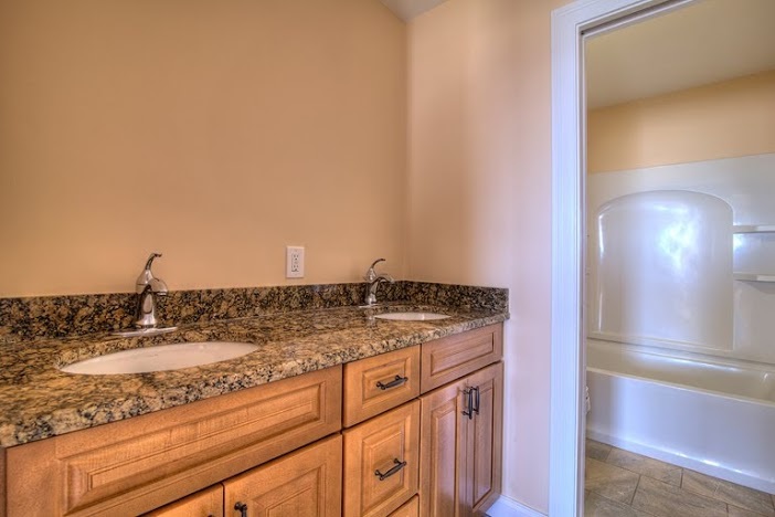 48 Stanwood Road Salem, NH 03079 - Photo 15 of 17 Gallery Image 15