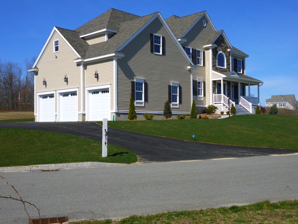 48 Stanwood Road Salem, NH 03079 - Photo 4 of 17 Gallery Image 4