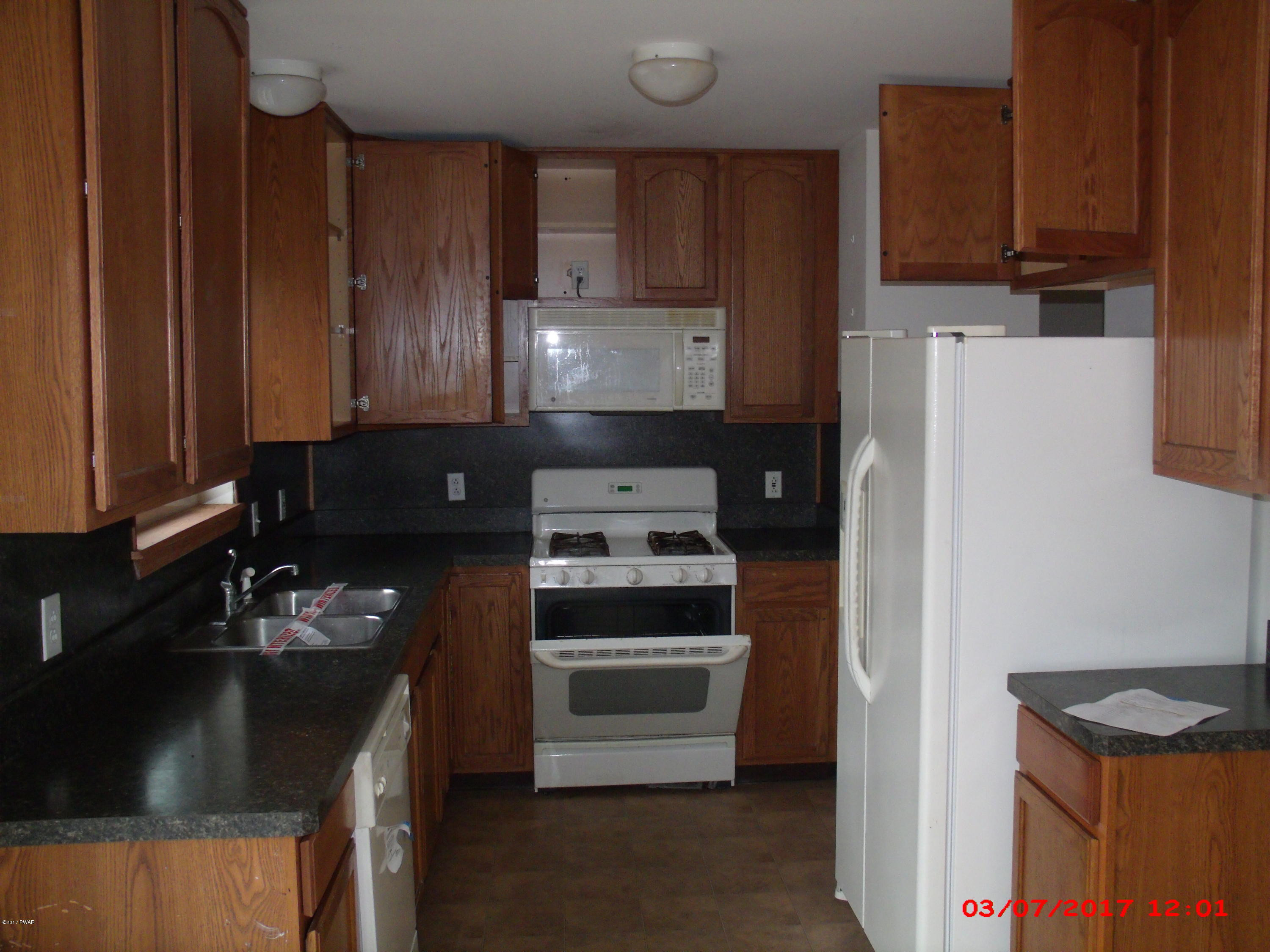 746 Mallard Lane Bushkill, PA 18324 - Photo 5 of 24