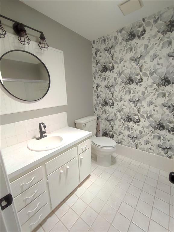7009 Northwest 80th Street Kansas City, MO 64152 - Photo 17 of 21