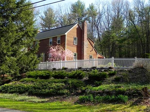 14 Heath Road Merrimac, MA 01860 - Photo 2 of 20