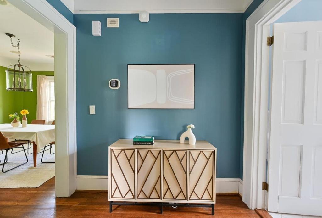 2076 Ridgedale Road Northeast Atlanta, GA 30317 - Photo 15 of 40